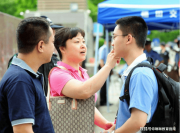 “大學(xué)不是幼兒園”，新生家長主動聯(lián)系輔導(dǎo)員，被老